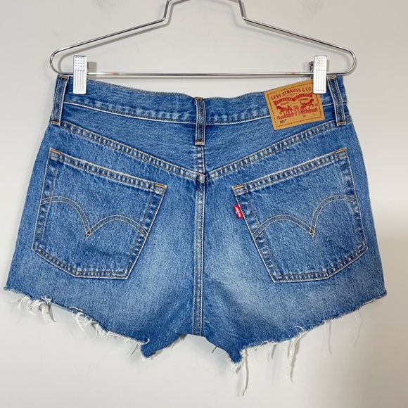 Levi’s Iconic 501 Denim Jean Short Button Fly Medium Wash Size 27 - Picture 7 of 15